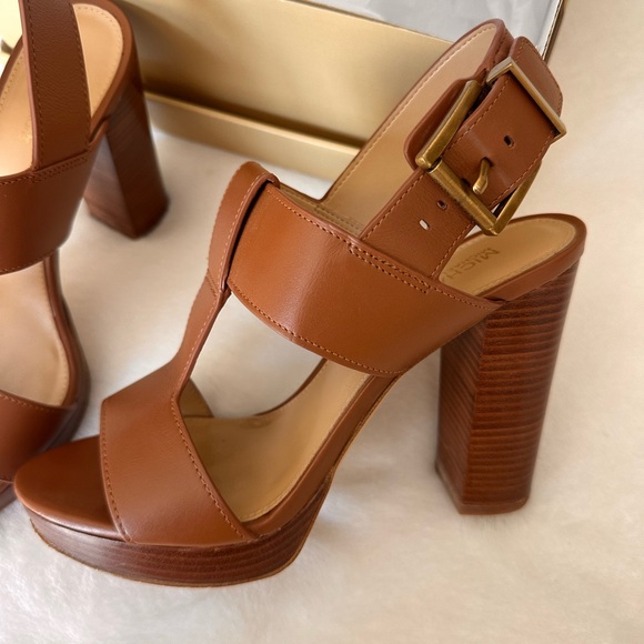 Michael Kors Brown Heeled Sandals with T-Strap Design - Picture 5 of 9
